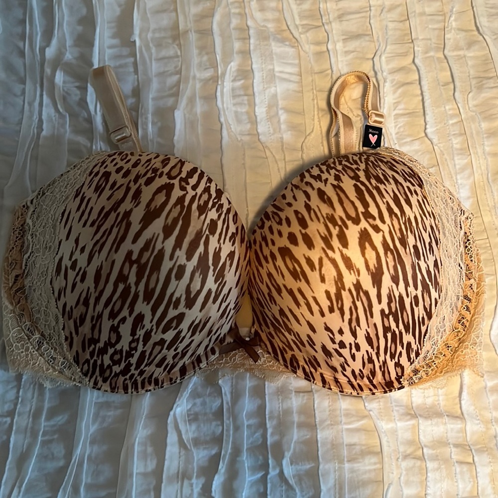 NWT. Victoria secret. Dream Angels push up 36DDD